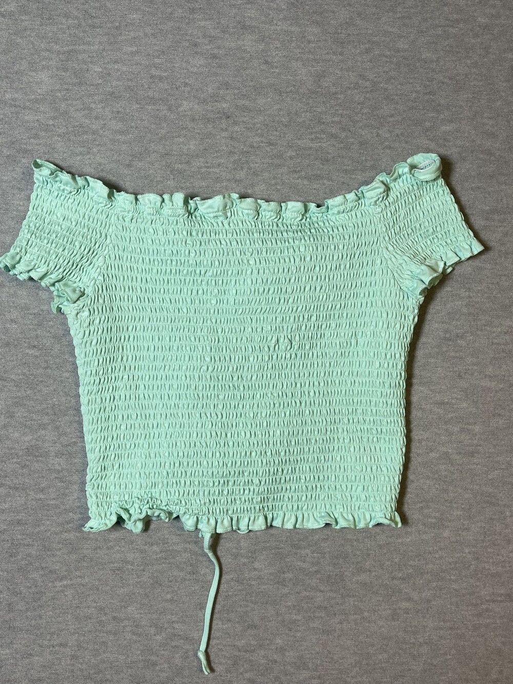 Rue21 Women's Mint Green Smocked Ruched Crop Top Off Shoulder Size M - Picture 2 of 4